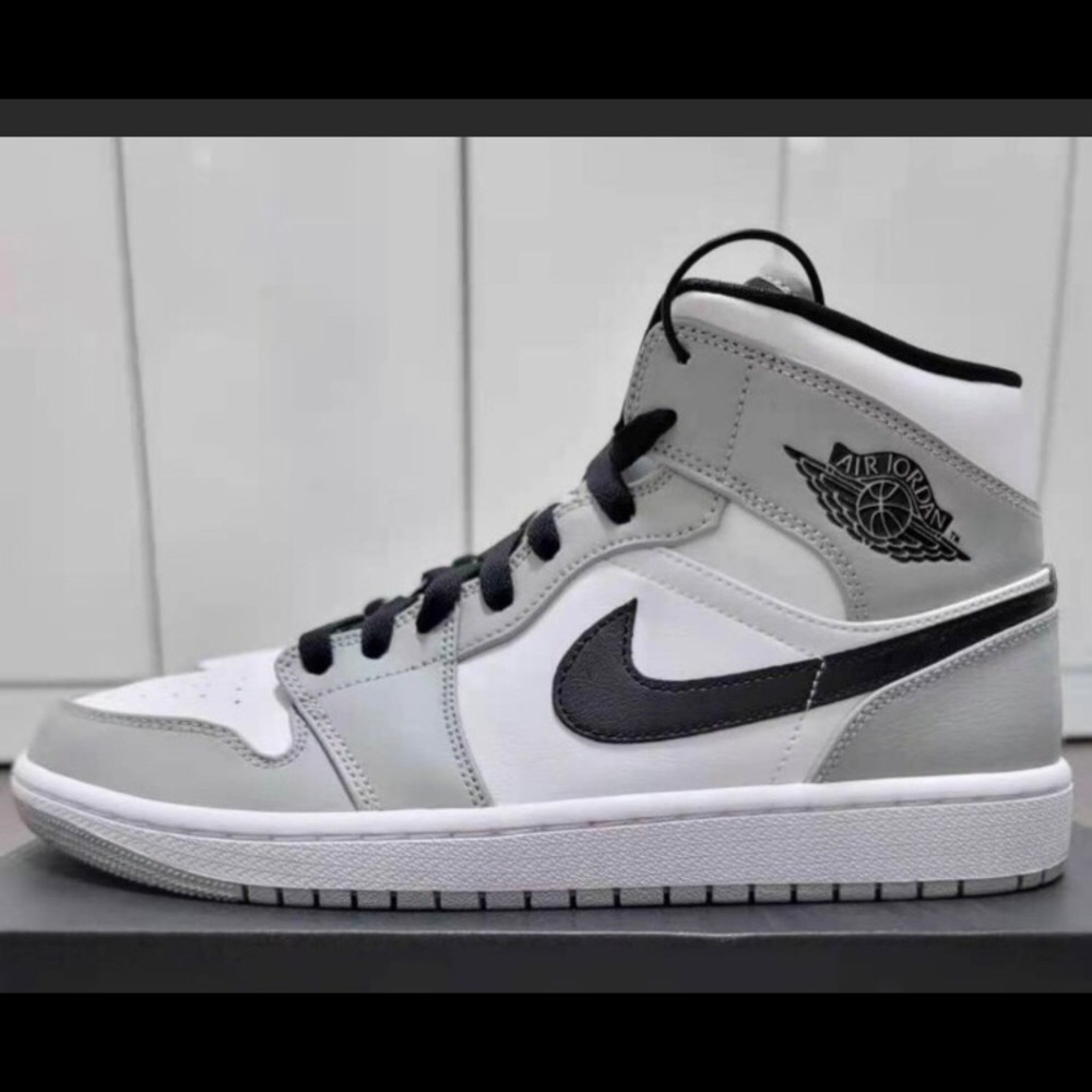 ISO…Women’s Air Jordan 1 Mid ‘Grey Fog’ size 10